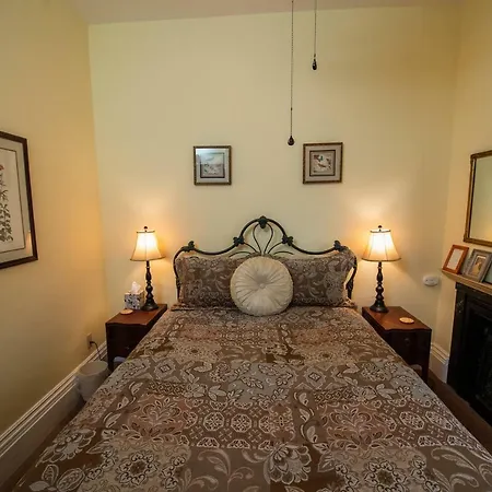 Spencer House Bed & Breakfast-3